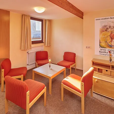 Marienau Tagungs- Und Gaestehaus, Spiritueller Flair Am Wallfahrtsort Schoenstatt מלון