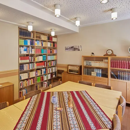 Marienau Tagungs- Und Gaestehaus, Spiritueller Flair Am Wallfahrtsort Schoenstatt ולנדר
